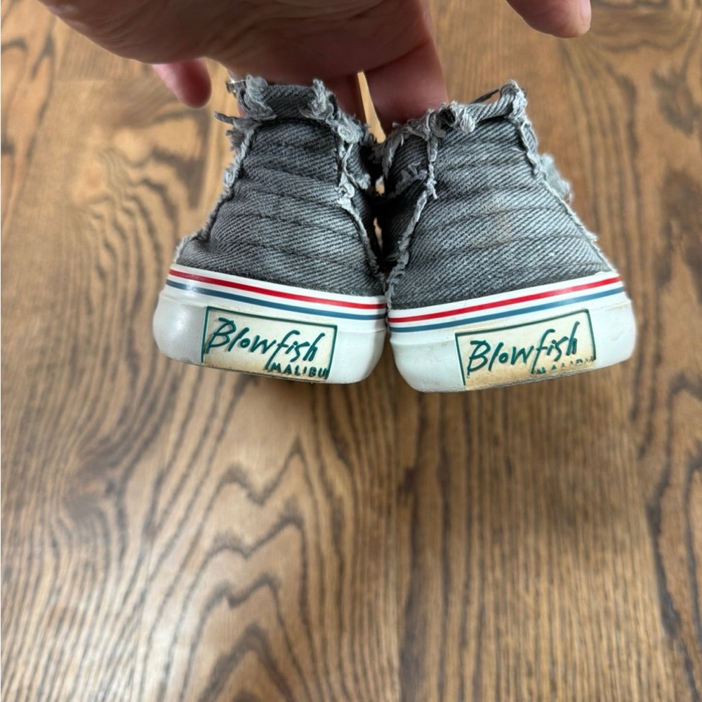 W 7.5 blowfish slip on sneakers - Picture 3 of 6